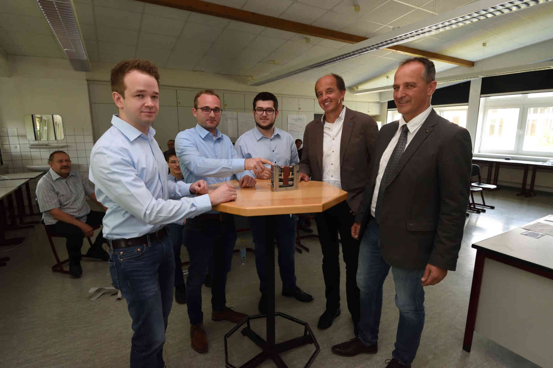 Abschlussklasse der Fachschule für Technik präsentiert ihre Projektarbeiten